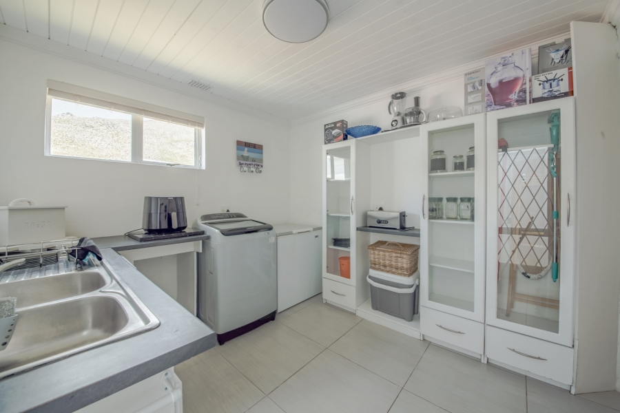 4 Bedroom Property for Sale in Pringle Bay Western Cape